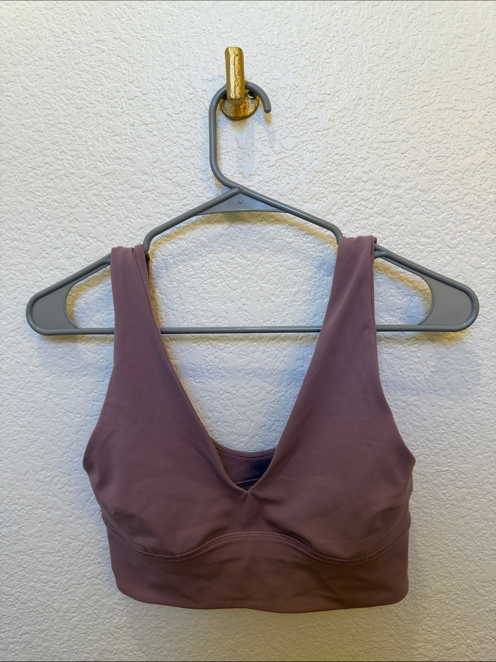 Lululemon purple sports bra size 6